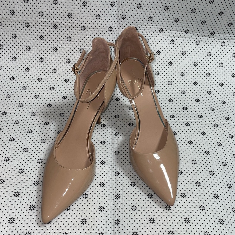 New Linea Paolo heels in Nude size 10